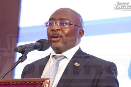 Bawumia Defends NPP's Exchange Rate Management Amid Global Challenges